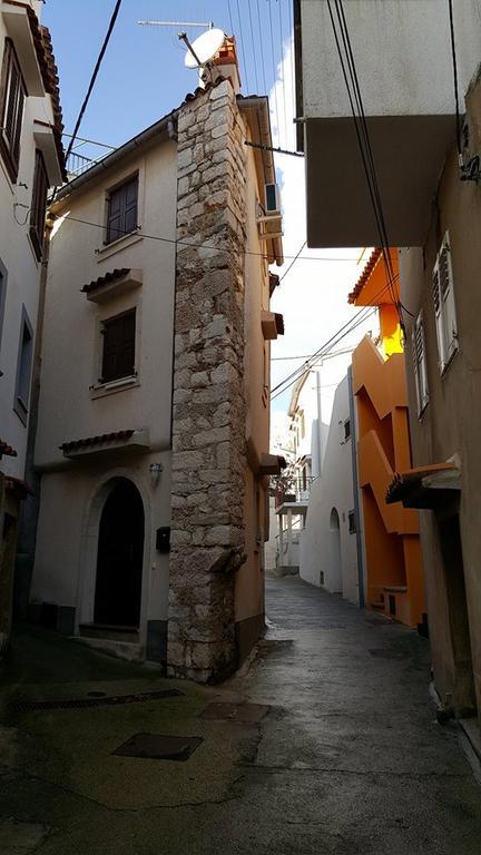 Apartamento Old Town Baska Exterior foto